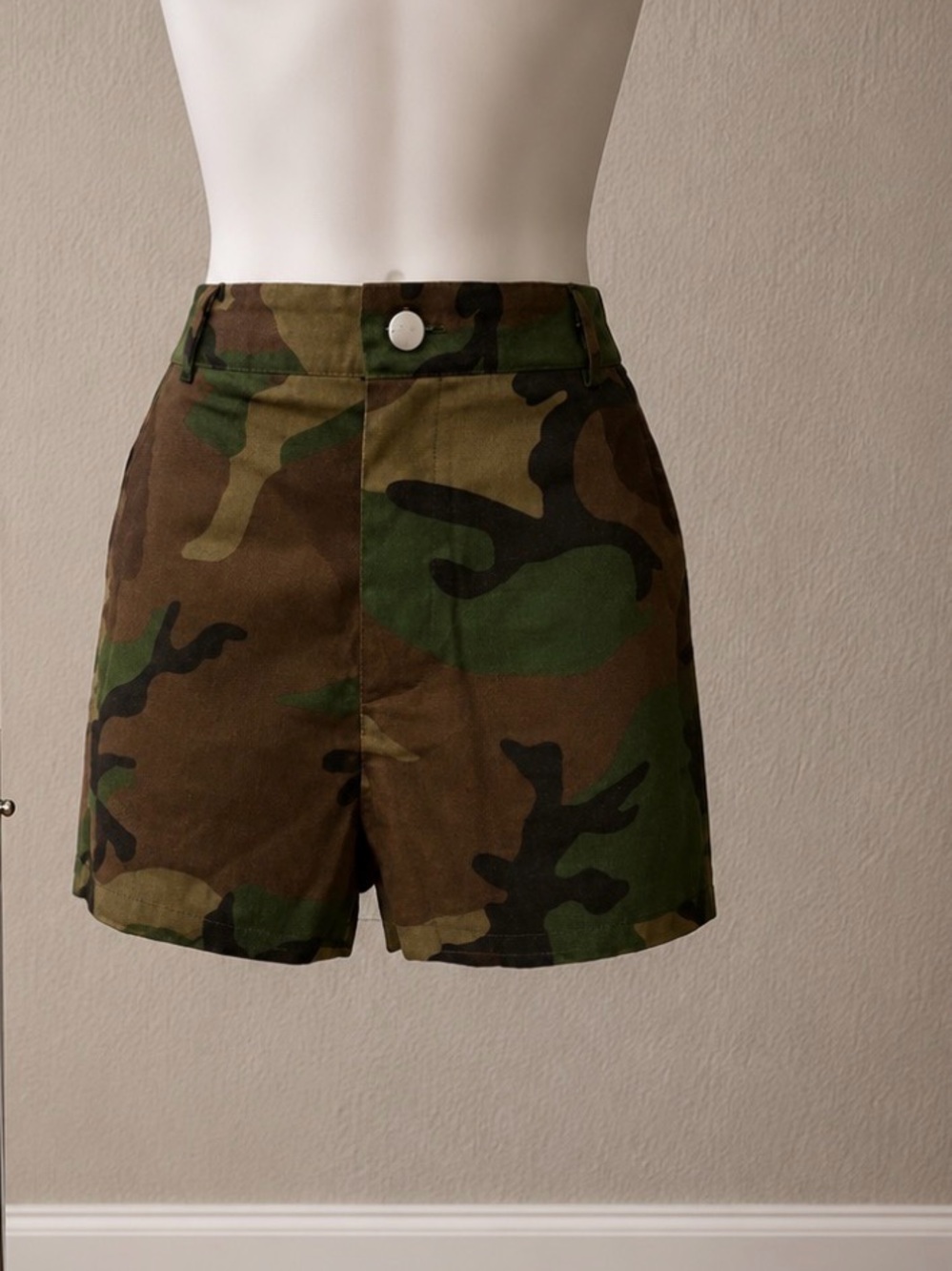 Camo High-Waist Women's Shorts Large